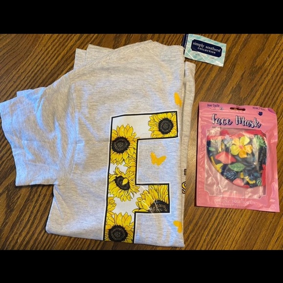 Simply Southern Tops - 🎈⏰Flash Sale Hurry🎈⏰Simply Southern T-Shirt And Mask NWT